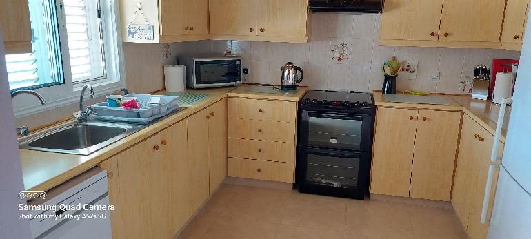 bungalow kitchen