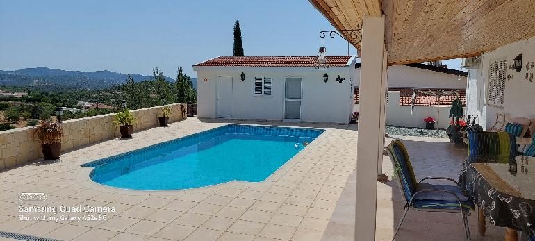 bungalow pool