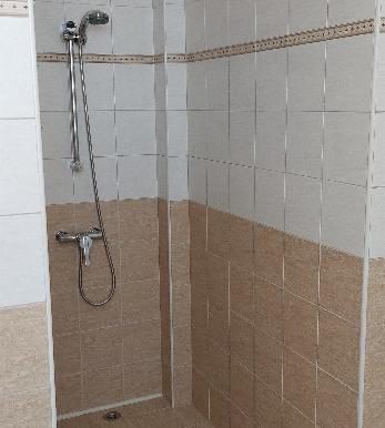 bungalow shower